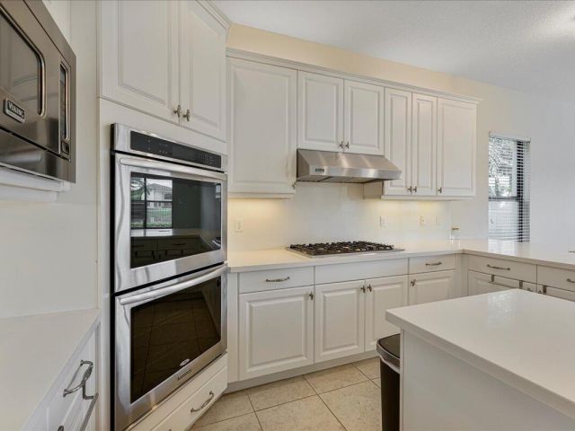 Home for rent at 16794 Bridge Crossing Circle - photo 6739018