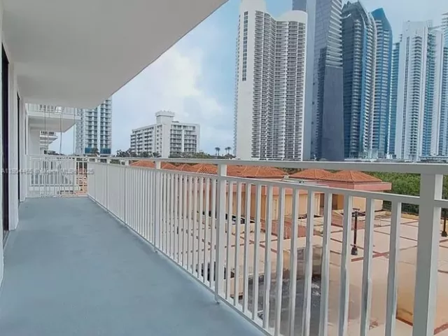 2-bedroom condo for sale in Sunny Isles Beach -  - MondialRealty