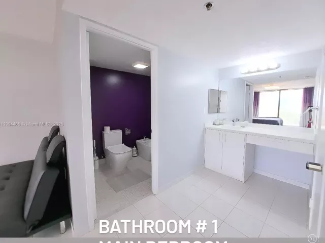 2-bedroom condo for sale in Sunny Isles Beach -  - MondialRealty