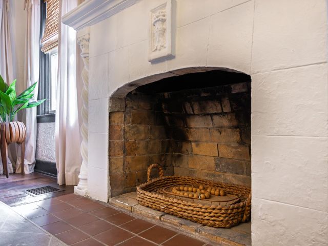 Home for rent at 717 Forest Hill Boulevard - photo 6733639