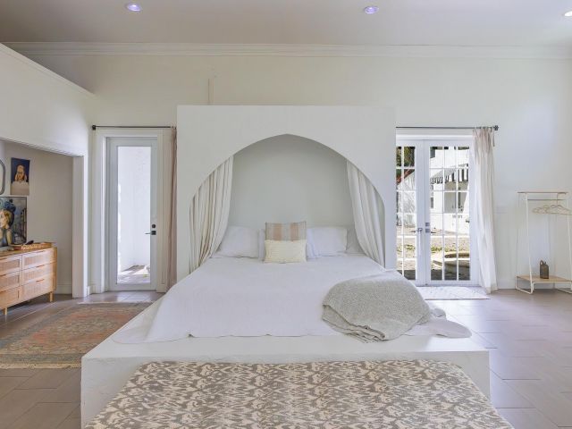 Home for rent at 717 Forest Hill Boulevard - photo 6733649