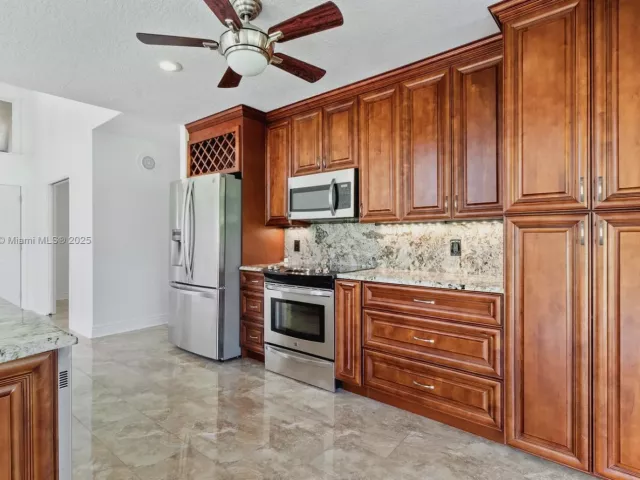 3-bedroom home for rent in Boca Raton - 21344 S Escondido Way S - MondialRealty