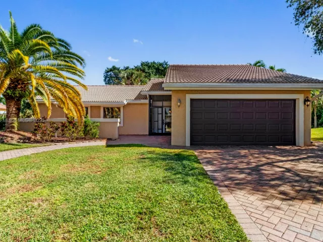 3-bedroom home for rent in Boca Raton - 21344 S Escondido Way S - MondialRealty