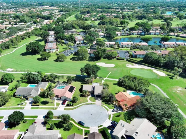 3-bedroom home for rent in Boca Raton - 21344 S Escondido Way S - MondialRealty