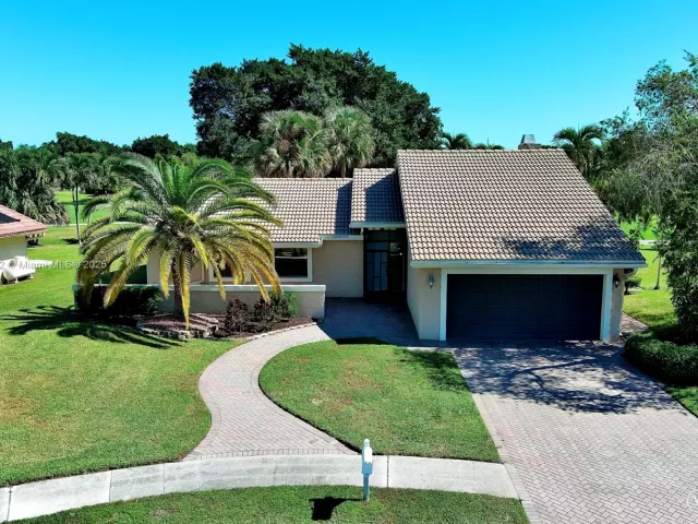 3-bedroom home for rent in Boca Raton - 21344 S Escondido Way S - MondialRealty