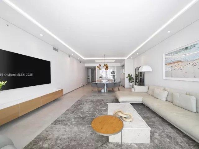 3-bedroom condo for sale in Sunny Isles Beach - 18975 Collins Ave 401 - MondialRealty