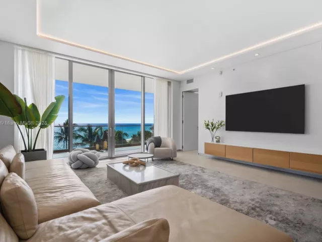 3-bedroom condo for sale in Sunny Isles Beach - 18975 Collins Ave 401 - MondialRealty