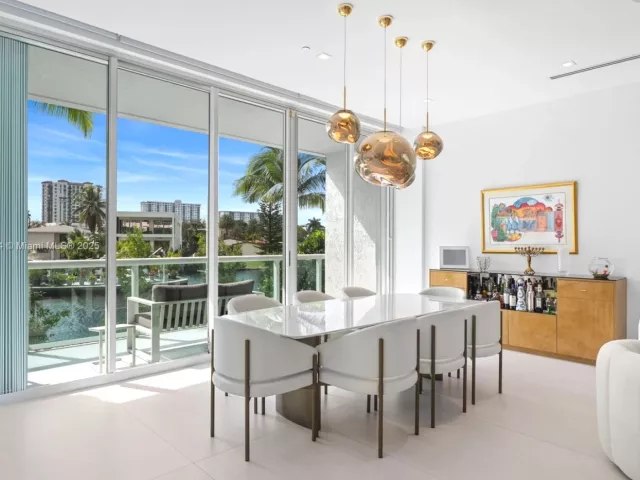 3-bedroom home for sale in Sunny Isles Beach - 16500 Collins Ave TH-8 - MondialRealty