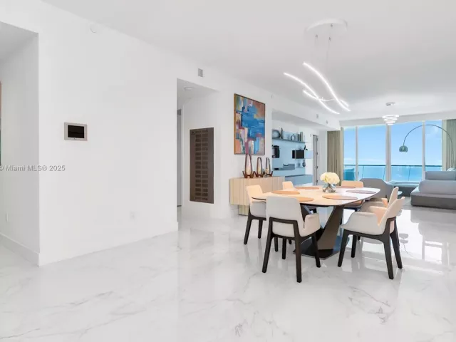 3-bedroom condo for rent in Sunny Isles Beach - 16901 Collins Ave 3203 - MondialRealty