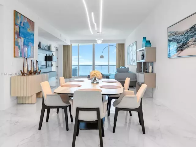 3-bedroom condo for rent in Sunny Isles Beach - 16901 Collins Ave 3203 - MondialRealty