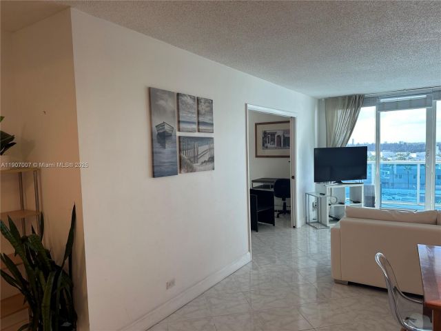 Apartment for rent  Unit #737 - photo 6738664