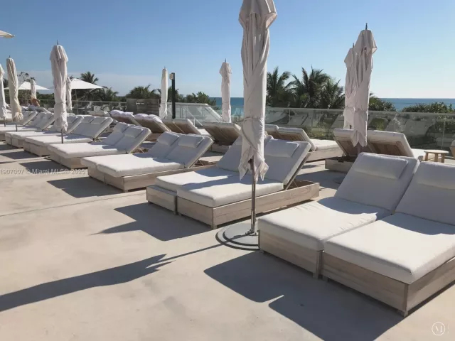 2-bedroom condo for rent in Miami Beach - 2301 COLLINS AV 737 - MondialRealty