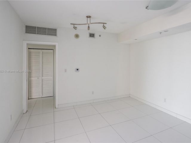 Apartment for sale  Unit #1722 - photo 6739563