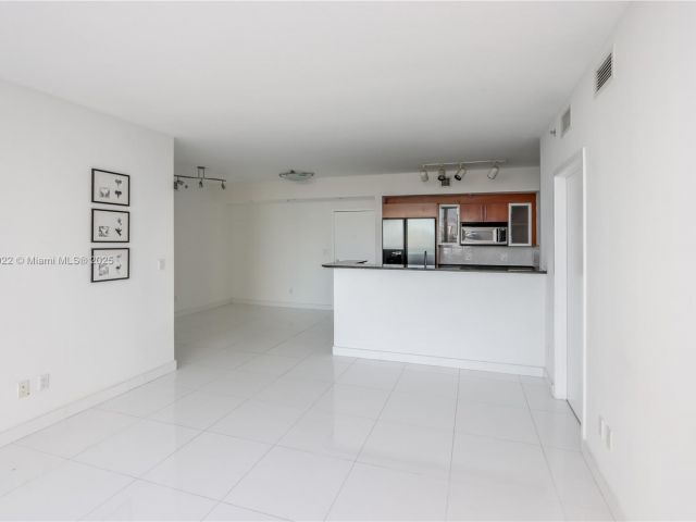 Apartment for sale  Unit #1722 - photo 6739565
