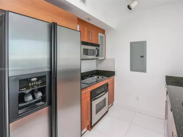 2-bedroom condo for sale in Miami - 325 S Biscayne Blvd 1722 - MondialRealty