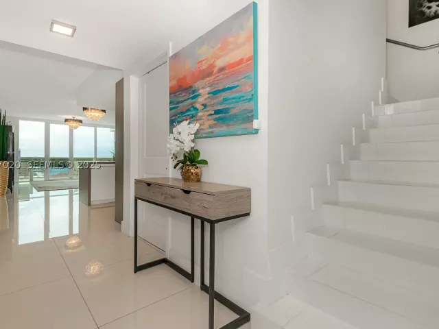 2-bedroom condo for sale in Sunny Isles Beach - 400 Sunny Isles Blvd 906 - MondialRealty
