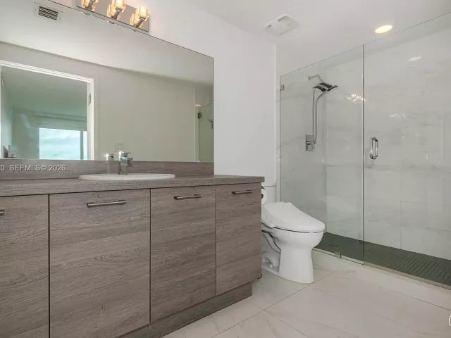 2-bedroom condo for sale in Sunny Isles Beach - 400 Sunny Isles Blvd 906 - MondialRealty