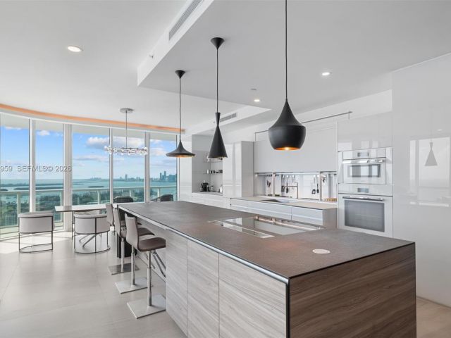 Apartment for sale  Unit #3203 - photo 6738419