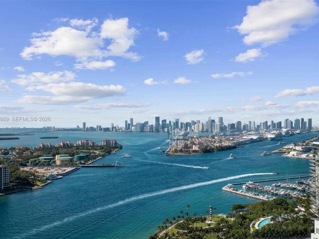 Apartment for sale  Unit #3203 - photo 6738425