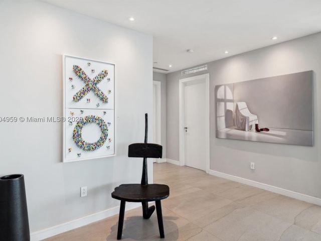 3-bedroom condo for sale in Miami Beach - 100 S Pointe Dr 3203 - MondialRealty