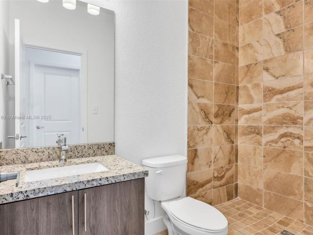 3-bedroom home for rent in Fort Lauderdale - 638 NW 15th Ave 0 - MondialRealty