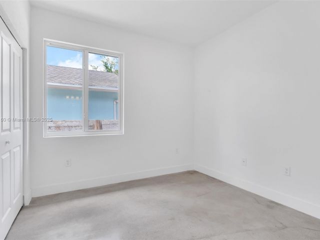 3-bedroom home for rent in Fort Lauderdale - 638 NW 15th Ave 0 - MondialRealty