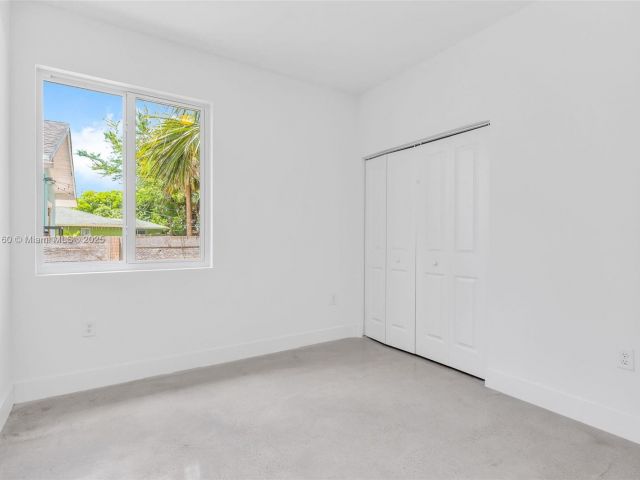 3-bedroom home for rent in Fort Lauderdale - 638 NW 15th Ave 0 - MondialRealty