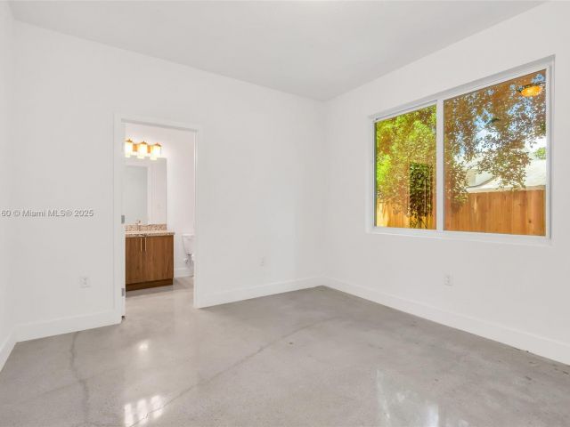 3-bedroom home for rent in Fort Lauderdale - 638 NW 15th Ave 0 - MondialRealty