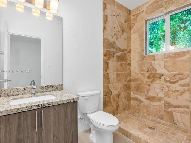 3-bedroom home for rent in Fort Lauderdale - 638 NW 15th Ave 0 - MondialRealty