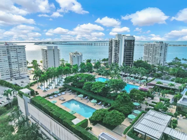 2-bedroom condo for rent in Miami - 1435 Brickell Ave 3401 - MondialRealty