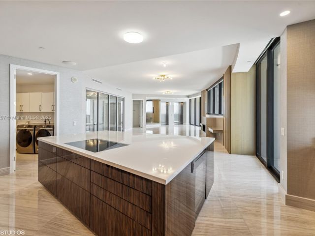 Apartment for sale  Unit #1101 - photo 6736737