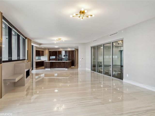 Apartment for sale  Unit #1101 - photo 6736743