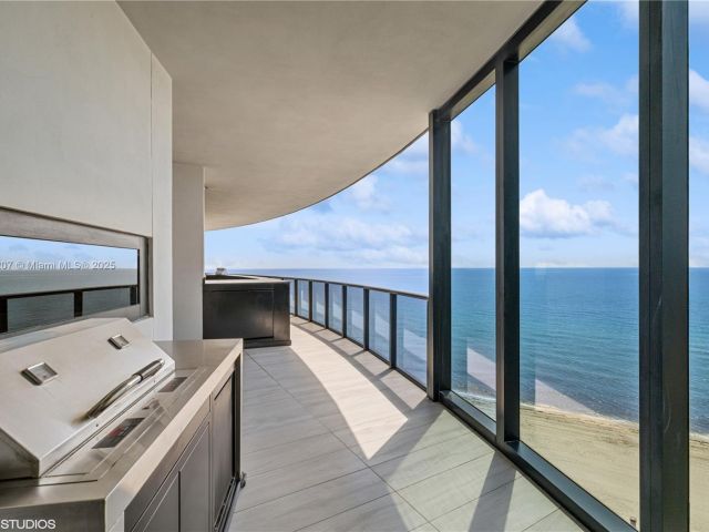 Apartment for sale  Unit #1101 - photo 6736750