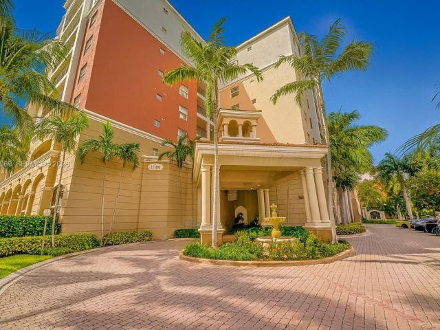 1-bedroom condo for rent in Sunny Isles Beach - 17150 N Bay Rd 2122 - MondialRealty