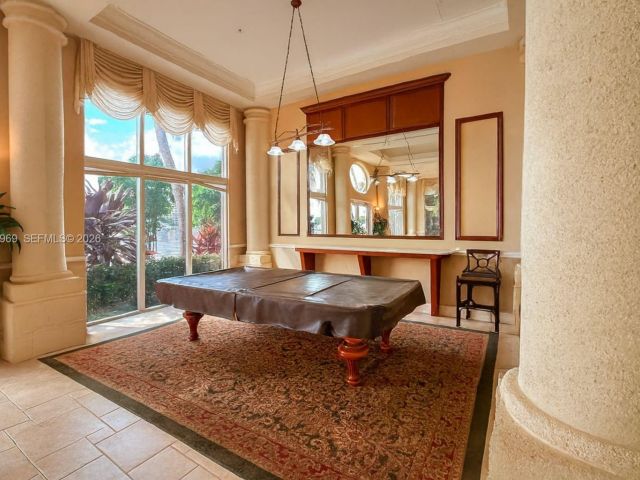 1-bedroom condo for rent in Sunny Isles Beach - 17150 N Bay Rd 2122 - MondialRealty
