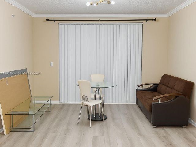 1-bedroom condo for rent in Sunny Isles Beach - 17150 N Bay Rd 2122 - MondialRealty