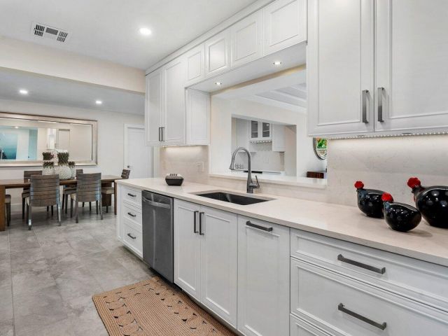 Home for rent at 2021 NW 3rd Avenue - photo 6739026