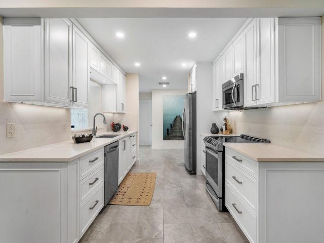 Home for rent at 2021 NW 3rd Avenue - photo 6739028