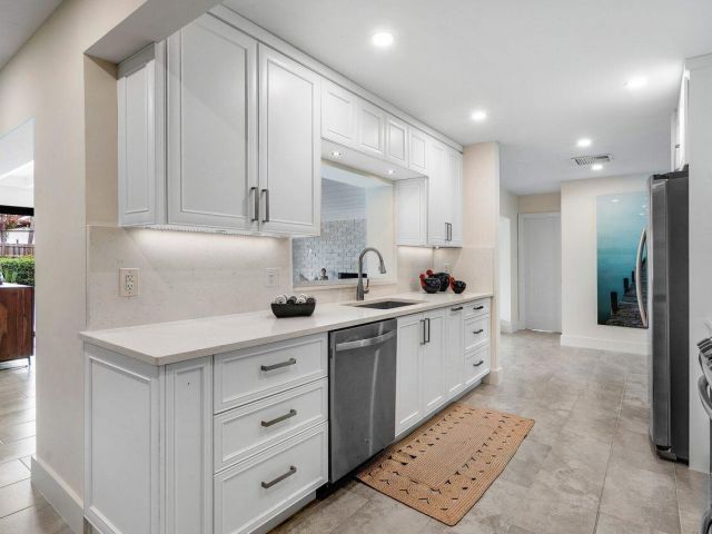 Home for rent at 2021 NW 3rd Avenue - photo 6739029