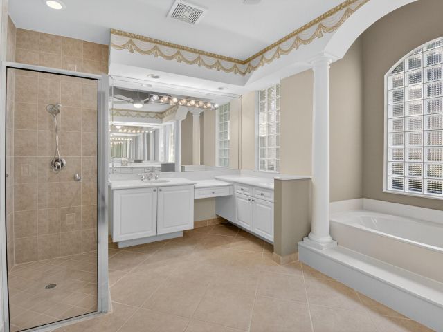 Home for sale at 7233 Francisco Bend Drive - photo 6737310