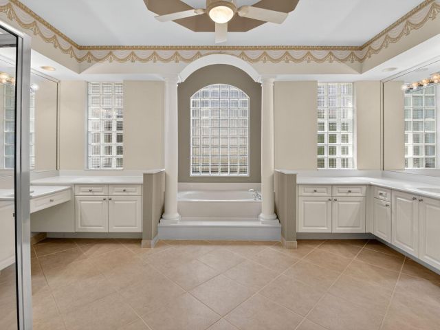 Home for sale at 7233 Francisco Bend Drive - photo 6737311