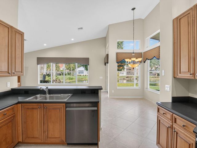 Home for sale at 7233 Francisco Bend Drive - photo 6737321