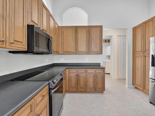 Home for sale at 7233 Francisco Bend Drive - photo 6737322