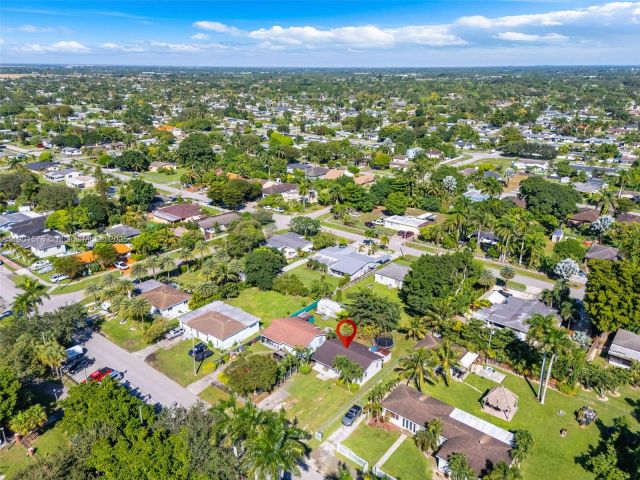 3-bedroom home for sale in Homestead - 313 NW 12th St - MondialRealty