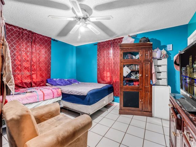 3-bedroom home for sale in Homestead - 313 NW 12th St - MondialRealty