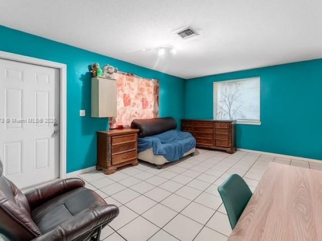 3-bedroom home for sale in Homestead - 313 NW 12th St - MondialRealty