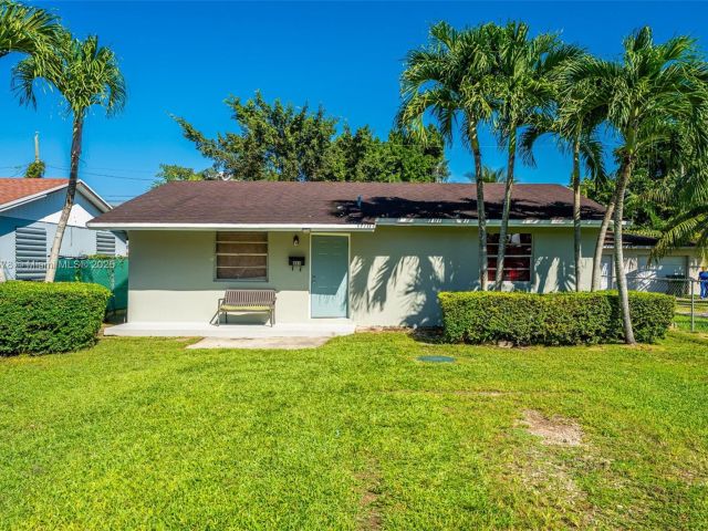 3-bedroom home for sale in Homestead - 313 NW 12th St - MondialRealty