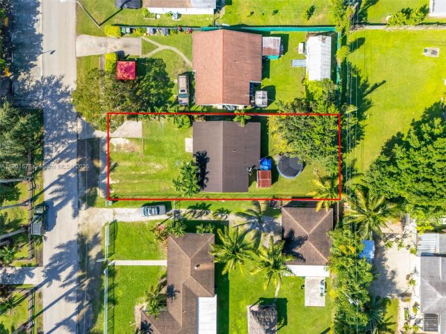 3-bedroom home for sale in Homestead - 313 NW 12th St - MondialRealty