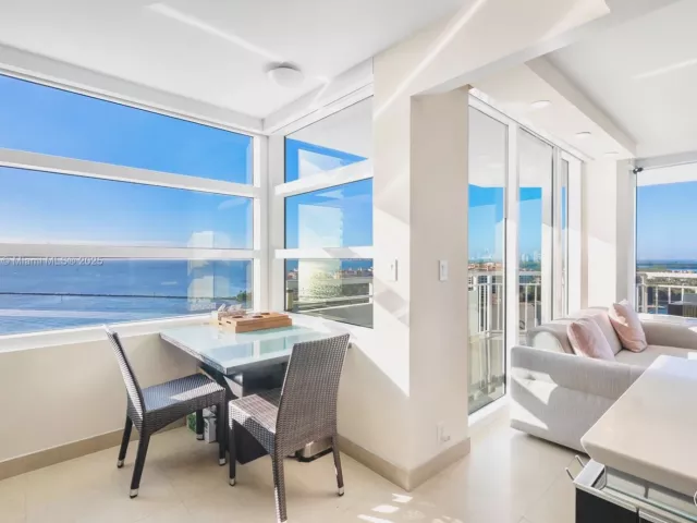 2-bedroom condo for sale in Miami Beach - 400 S Pointe Dr 2003 - MondialRealty