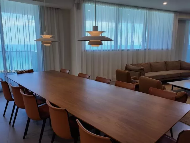 4-bedroom condo for sale in Sunny Isles Beach - 18555 Collins Ave 905 - MondialRealty